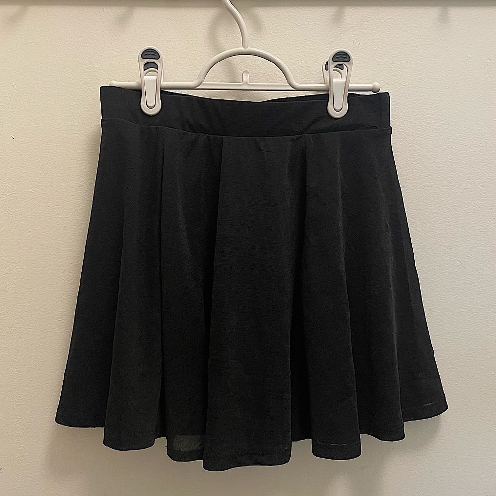 Flirty Black Skater-style Skirt